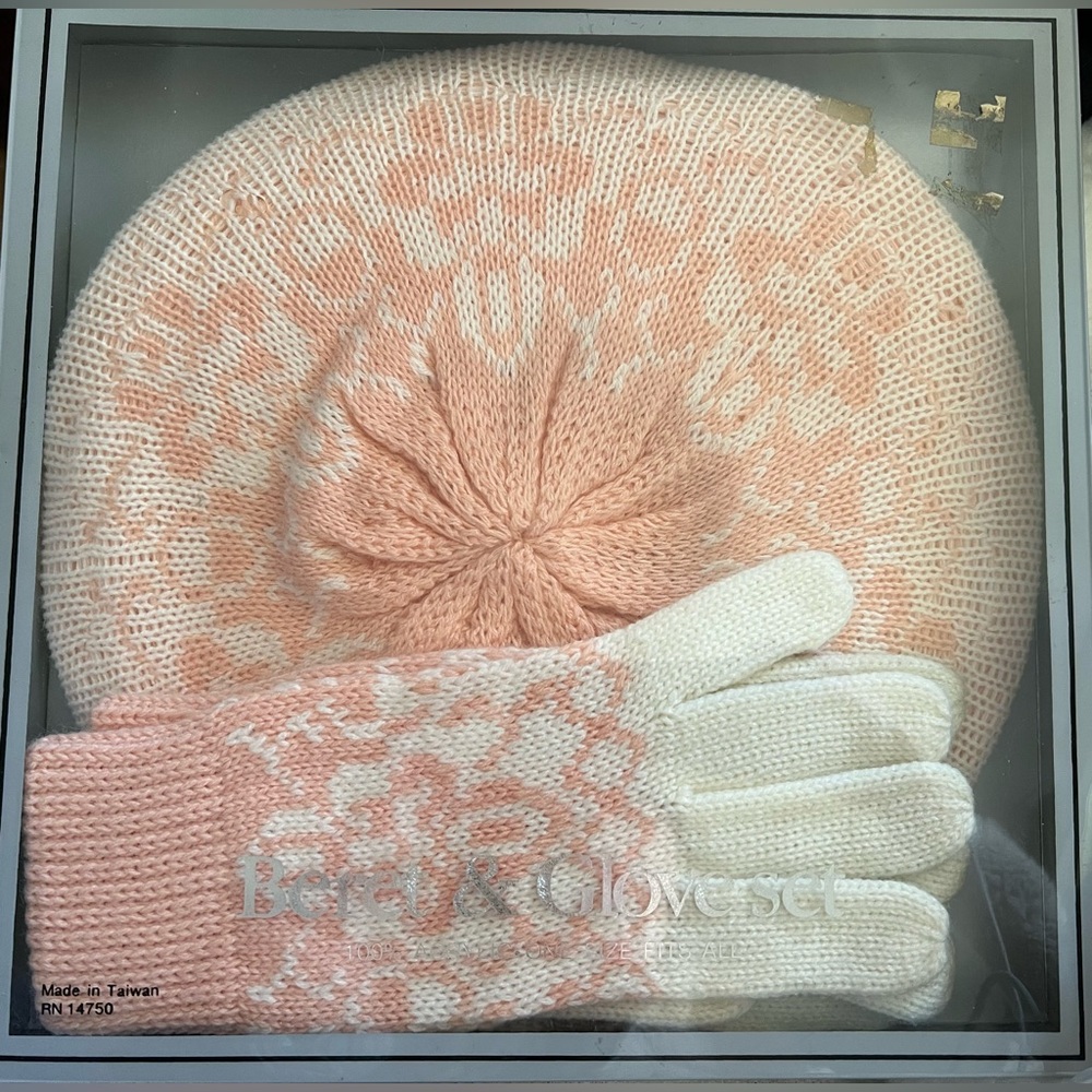English Village Vintage Knit Beret & Gloves Set